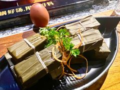 -老牌坊云南鱼豆花火锅(哈西万达店)