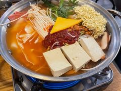 部队锅加芝士-富乐满韩国正宗炸鸡韩国料理(虹泉路店)