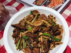 橄榄油炒三种蘑菇-西贝莜面村(金隅嘉品mall店)