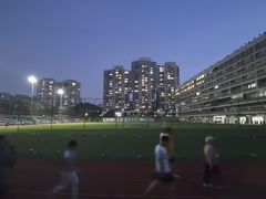 -燕子岗体育场