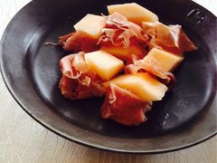 帕尔玛火腿配蜜瓜-富力丽思卡尔顿酒店·FLAIR餐厅酒吧