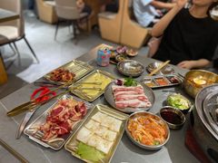 -围炉肉舍•炭烤活鳗•丹东海鲜烤肉(步行街店)