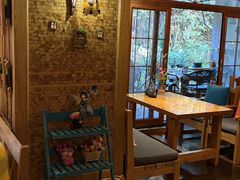 -月亮眼花园餐厅书吧酒吧