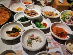 满心尝五花肉-本家韩国烤肉(青岛万象城店)