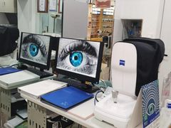 -豪门视光·星趣控·蔡司依视路眼镜代理商(中央大街店)