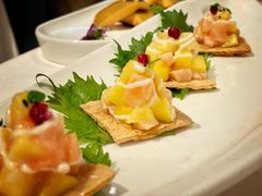 千层酥配芒果三文鱼-梧桐Plus·创意京·川料理(万象城店)