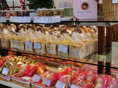 -红宝石·鲜奶小方·海派西点房(南丹店)