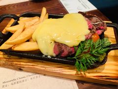 爆浆熔岩芝士牛小排-Bistro 63 创意融合料理(广粤天地店)