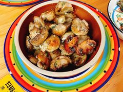 橄榄油香煎小蘑菇-tapas by dos cielos西班牙餐厅(重庆光环购物公园店)