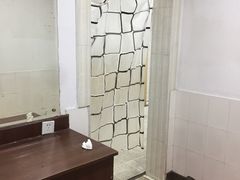 -虹桥河滨花园会所游泳馆