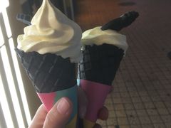 凤梨椰汁华夫筒-麦当劳(龙阳路店)