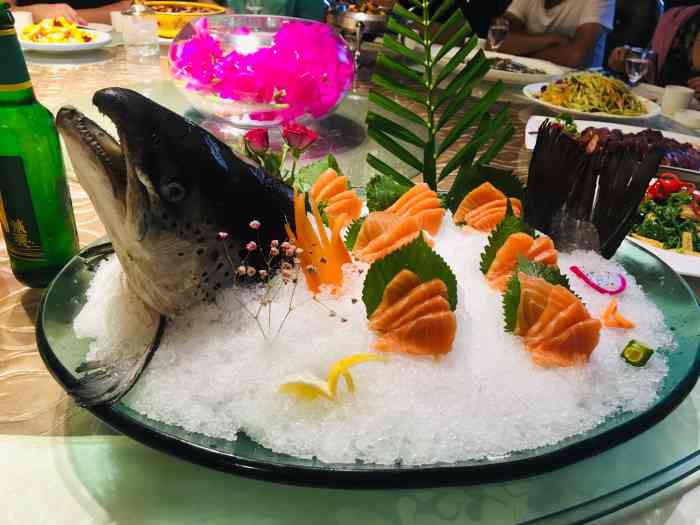 阿里郎海鲜酒店-"酒店位置比较好,从地铁上来就是,停车比较.