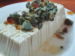 皮蛋豆腐-宝瑞门钉肉饼店