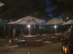 -三亚艾迪逊酒店·海滩烧烤 BARBACOA·现场乐队·浪漫晚餐·烧烤海鲜