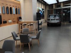 -理想汽车(世纪汇店)