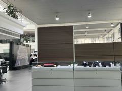 -上海星瀚奔驰4S店(红柳路店)