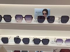 -J-Optical佳视明眼镜·蔡司视觉(青岛金茂览秀城店)