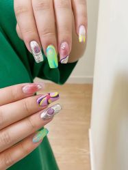 -花岐款式专研健康美甲沙龙