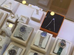 -海星奢选二手奢侈品手表包包鉴定回收寄卖(墨玉南路店)