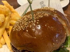 蓝莓鹅肝汉堡-TIGERS老虎西餐(亦庄店)