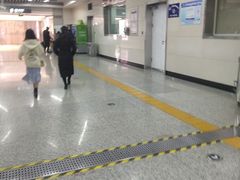 -铁西广场(地铁站)