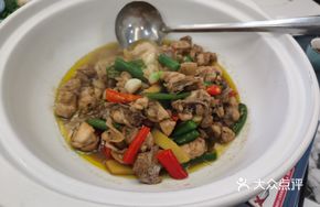 Tea Oil Stir-fried Chicken with Chicken Fungus and Hengdong Local Chicken