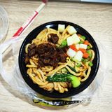 就在武汉理工大学东门！！陕西油泼面