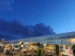 -席娜卡琳火车铁道夜市