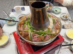 牦牛肉土火锅-撒拉人家.酸菜牦牛肉火锅