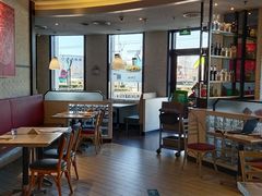 大堂-必胜客(绿地新都会店)