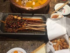 -沪小二炭火蛙锅(淮海中路美食不夜城店)