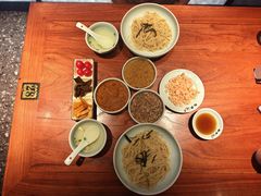 -裕兴记•蟹黄面馆(人民广场店)