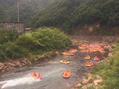 -安吉龙王山峡谷漂流