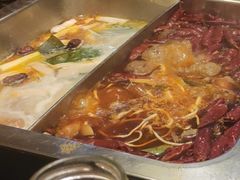 -百年川椒重庆老火锅(光谷店)
