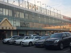 -健龙森俱乐部·游泳·健身·羽毛球综合体育馆