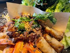 -大头虾越式风味餐厅(光明广场店)