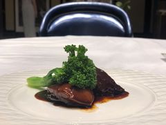 文火澳洲小牛肉配五头鲜鲍-Yan Ting 宴庭中餐厅(上海静安瑞吉酒店)