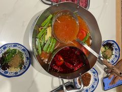 -王奋斗贵州酸汤牛肉火锅