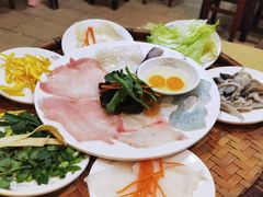 -桥香园云南过桥米线(金马碧鸡店)