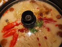-三人行骨头王火锅(长寿店)