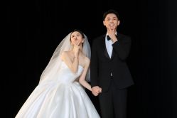 -樱花婚纱摄影