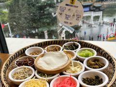 -包整·丝娃娃(一览甲秀楼风景店)