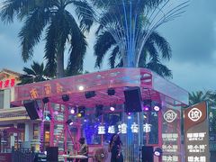 -亚龙湾亚泰商业街