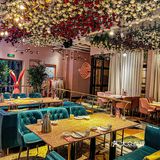 在花海餐厅享用高端东北菜|红樱桃花园餐厅
