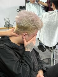 -V7 HAIR SALON烫发染发接发