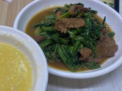 时菜炒牛肉-台北楚楚园馅饼粥(虹桥南丰城店)