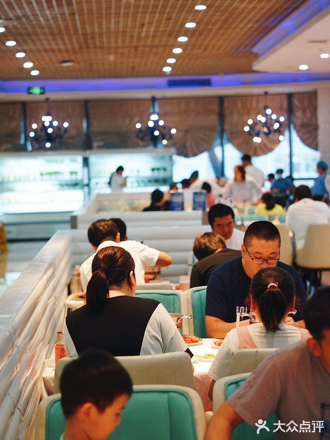 堂食了还不快来吃一顿海鲜自助？