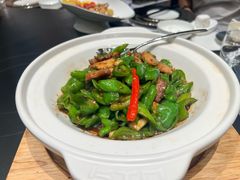 -鞍山大白鲨美食酒店