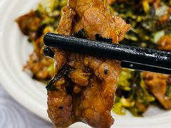 开胃酸菜炒牛肉-粤·向群饭店(龙津东路总店)