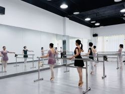 -白珂舞蹈教室